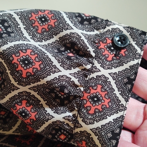 Ann Taylor Woman's Blouse - Picture 4 of 6